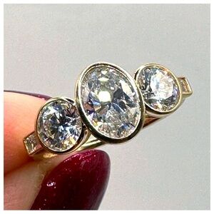 14KT 2.50 CARAT GENUINE DIAMOND 3 STONE RING W/BAGUETTE SHOULDERS 5 STONE TOTAL